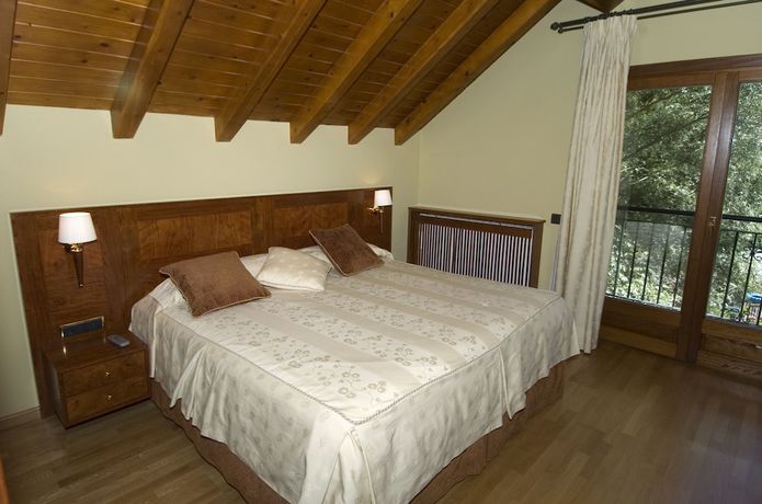 Imagen de la habitación del Hotel Castellarnau. Foto 12