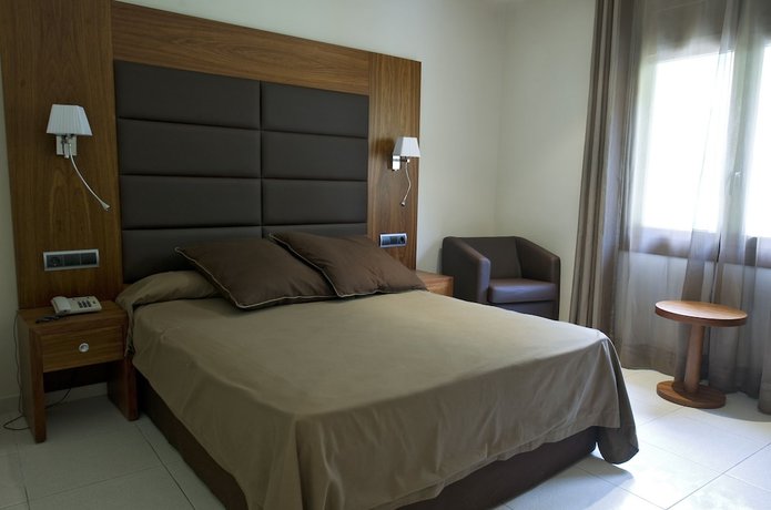 Imagen de la habitación del Hotel Castellarnau. Foto 13