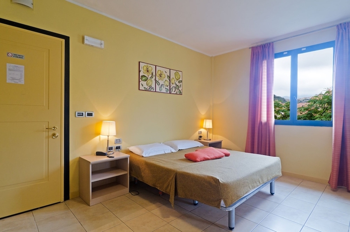 Imagen de la habitación del Hotel Castellaro Golf Resort. Foto 11