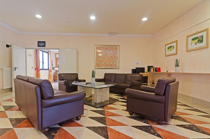 Imagen del bar/restaurante del Hotel Castellaro Golf Resort. Foto 2