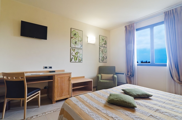 Imagen de la habitación del Hotel Castellaro Golf Resort. Foto 14