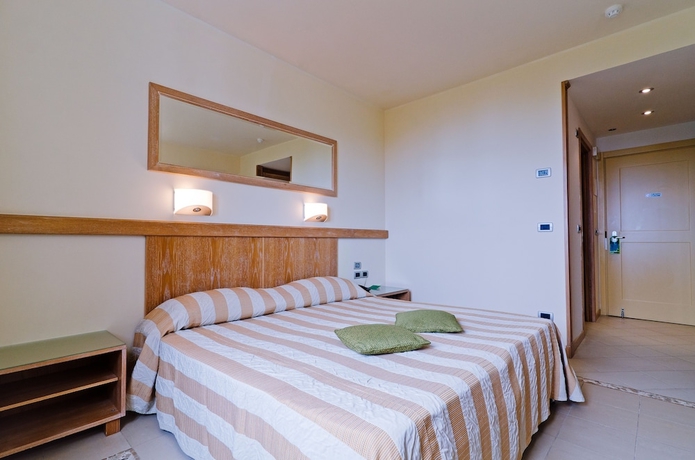 Imagen de la habitación del Hotel Castellaro Golf Resort. Foto 16