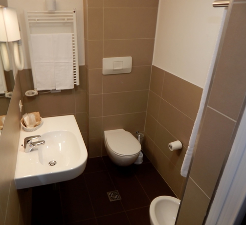 Imagen de la habitación del Hotel Castelli, Montecchio Maggiore. Foto 4