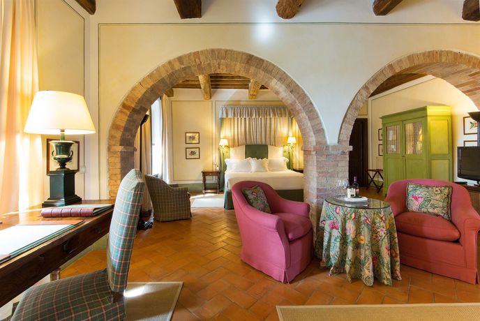 Imagen del bar/restaurante del Hotel Castello Banfi - Il Borgo. Foto 2