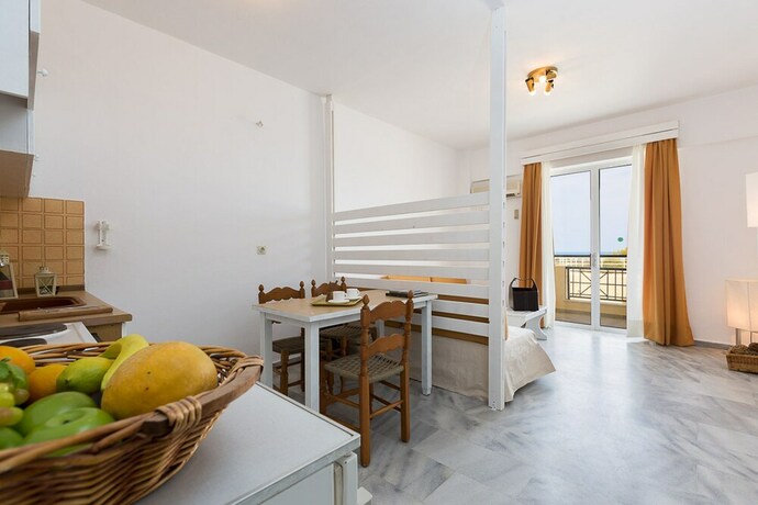 Imagen de la habitación del Hotel Castello Bianco Aparthotel. Foto 19