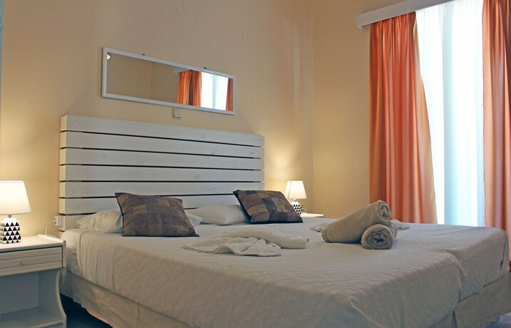 Imagen de la habitación del Hotel Castello Bianco Aparthotel. Foto 20