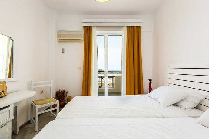 Imagen de la habitación del Hotel Castello Bianco Aparthotel. Foto 25