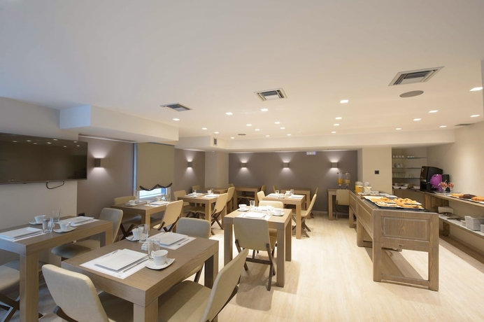 Imagen del bar/restaurante del Hotel Castello City, Patras. Foto 2