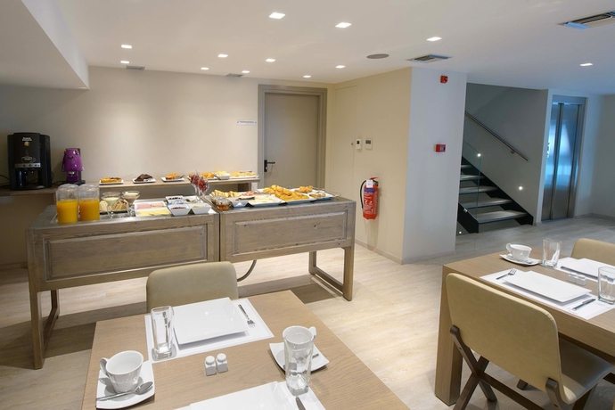 Imagen del bar/restaurante del Hotel Castello City, Patras. Foto 5