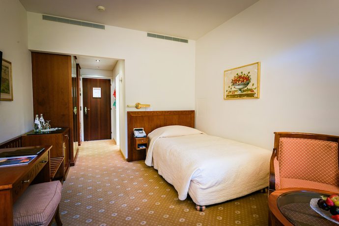 Imagen de la habitación del Hotel Castello Del Sole Beach Resort and Spa. Foto 13