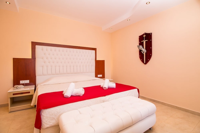 Imagen de la habitación del Hotel Castello Di Cavallieri Suites. Foto 13