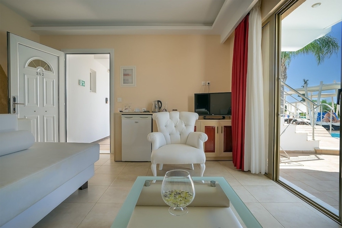 Imagen de la habitación del Hotel Castello Di Cavallieri Suites. Foto 18