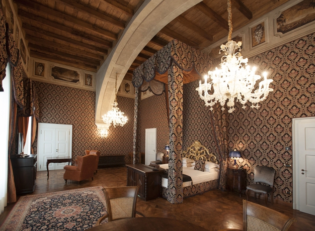 Imagen de la habitación del Hotel Castello Di Guarene. Foto 4