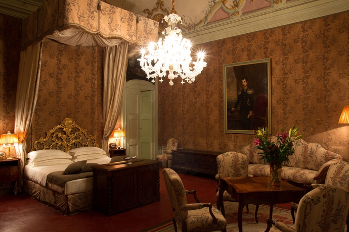 Imagen de la habitación del Hotel Castello Di Guarene. Foto 9