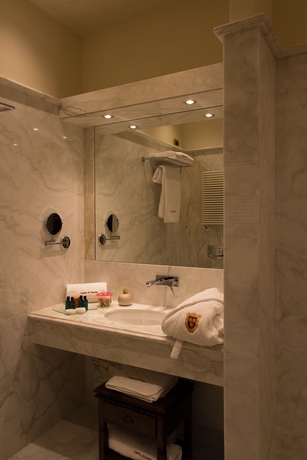 Imagen de la habitación del Hotel Castello Di Guarene. Foto 10