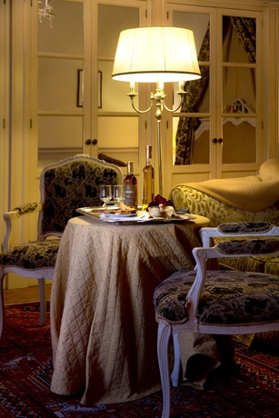 Imagen de la habitación del Hotel Castello Di Leonina Relais. Foto 13