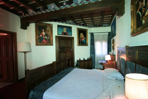 Imagen de la habitación del Hotel Castello Di Pavone. Foto 3