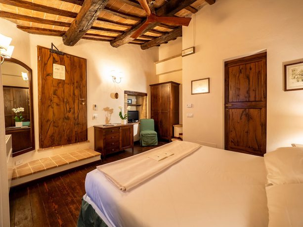 Imagen de la habitación del Hotel Castello Di Petrata. Foto 4