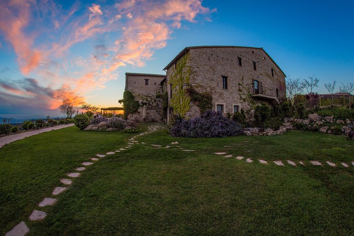 Imagen general del Hotel Castello Di Petrata. Foto 1