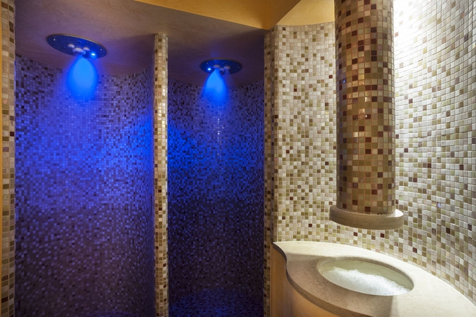 Imagen de la piscina del Hotel Castello Di Spaltenna. Foto 13