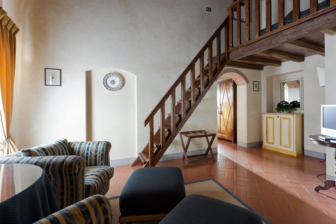 Imagen de los interiores del Hotel Castello Di Spaltenna. Foto 10