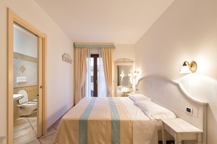 Imagen de la habitación del Hotel Castello Di Tavolara. Foto 7