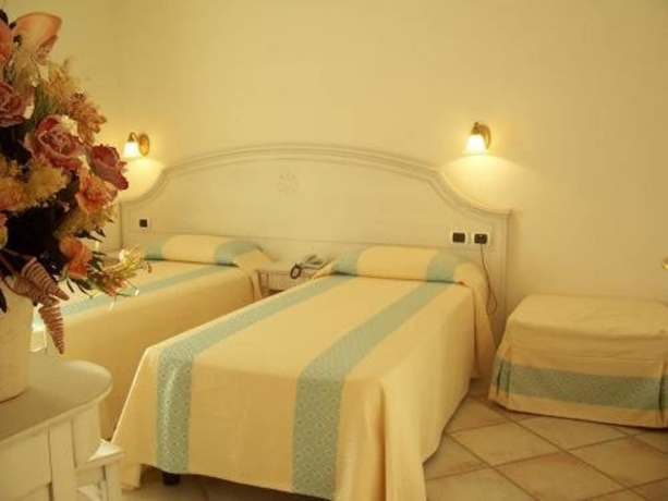 Imagen de la habitación del Hotel Castello Di Tavolara. Foto 13