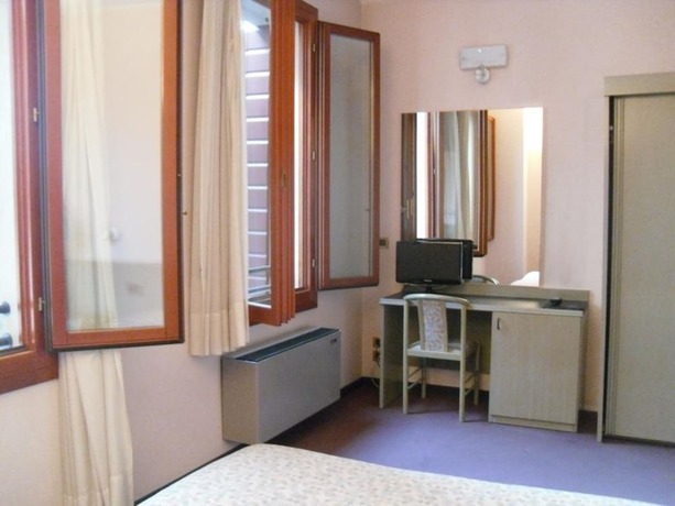 Imagen de la habitación del Hotel Castello, Este. Foto 2