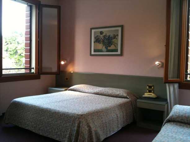 Imagen de la habitación del Hotel Castello, Este. Foto 5