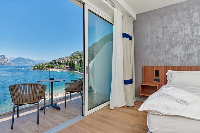 Imagen de la habitación del Hotel Castello Lake Front. Foto 3