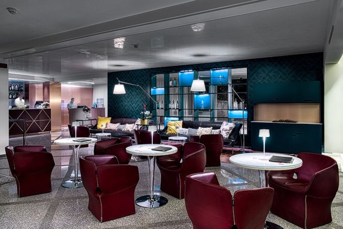 Imagen de los interiores del Hotel Castello Lake Front. Foto 19