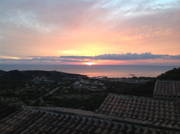 Imagen de los exteriores del Hotel Castello, Luddui. Foto 4