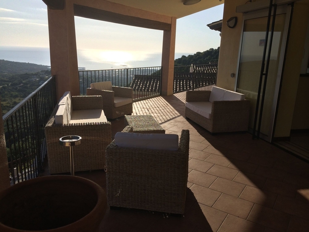 Imagen de los exteriores del Hotel Castello, Luddui. Foto 5