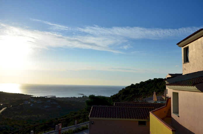 Imagen de los exteriores del Hotel Castello, Luddui. Foto 6