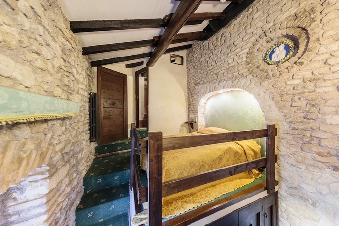 Imagen de la habitación del Hotel Castello Orsini. Foto 4