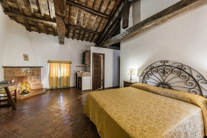 Imagen de la habitación del Hotel Castello Orsini. Foto 5