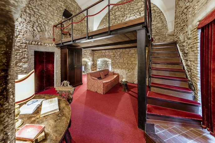 Imagen de la habitación del Hotel Castello Orsini. Foto 10