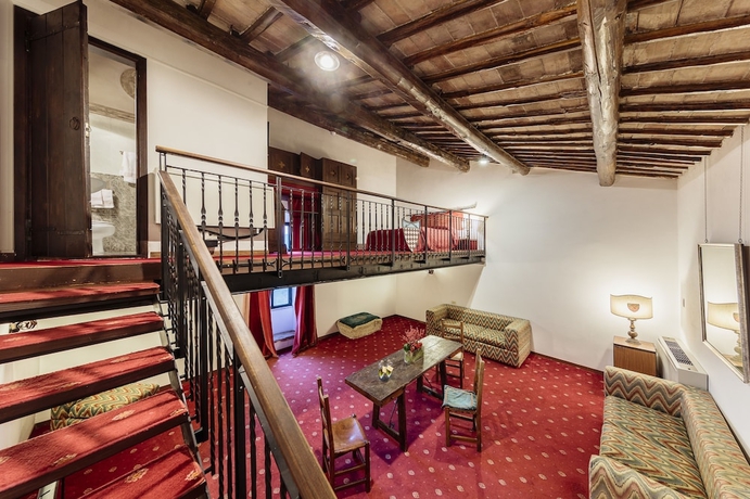 Imagen de la habitación del Hotel Castello Orsini. Foto 12