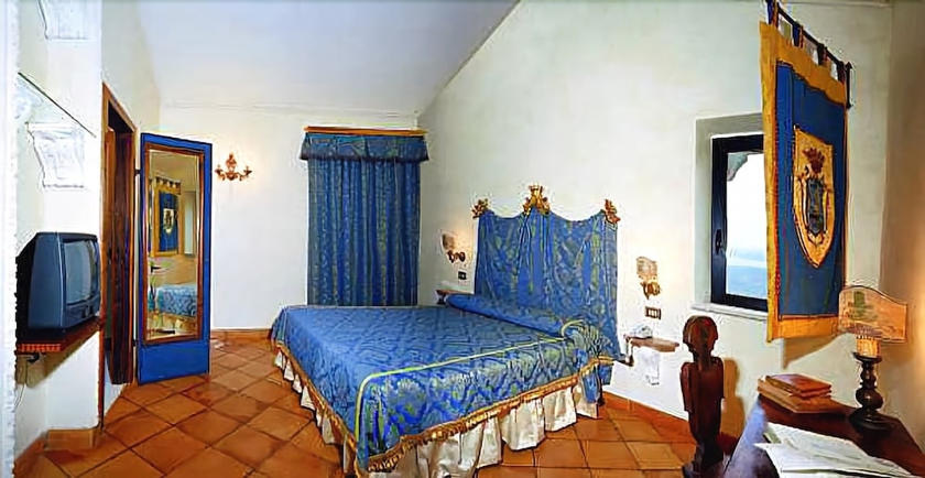 Imagen de la habitación del Hotel Castello Orsini. Foto 14