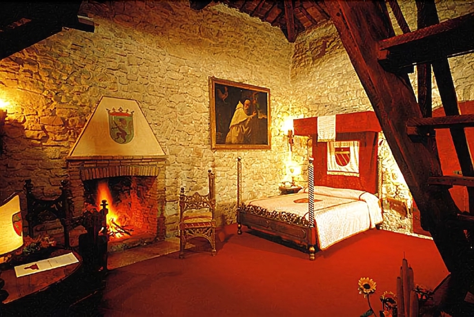 Imagen de la habitación del Hotel Castello Orsini. Foto 16