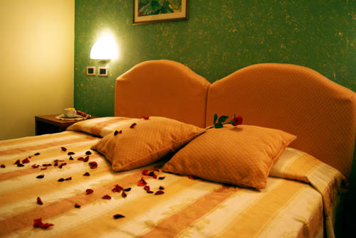 Imagen de la habitación del Hotel Castello, San Rocco a Pilli. Foto 3