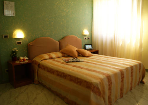 Imagen de la habitación del Hotel Castello, San Rocco a Pilli. Foto 8