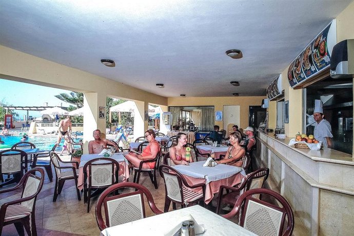 Imagen general del Hotel Castello Village Hotel. Foto 6