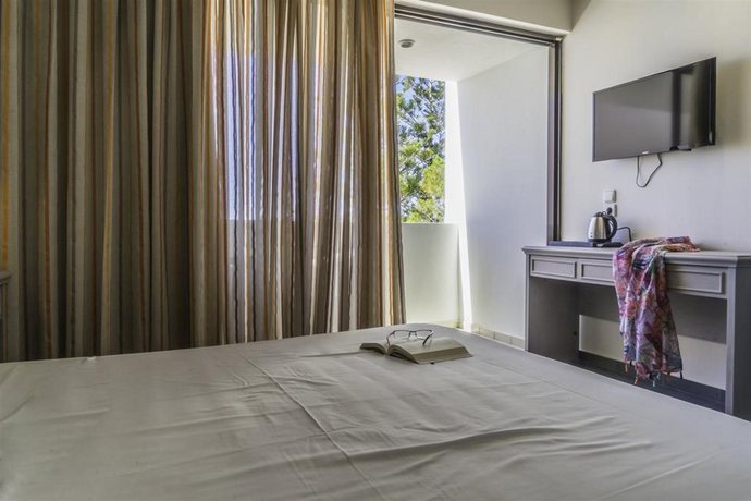 Imagen general del Hotel Castello Village Hotel. Foto 15