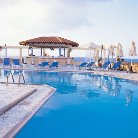 Imagen de la piscina del Hotel Castello Village Resort. Foto 16