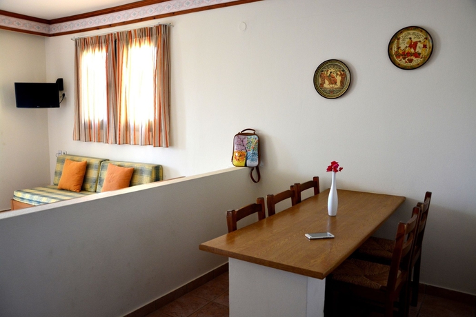 Imagen de la habitación del Hotel Castello Village Resort. Foto 7