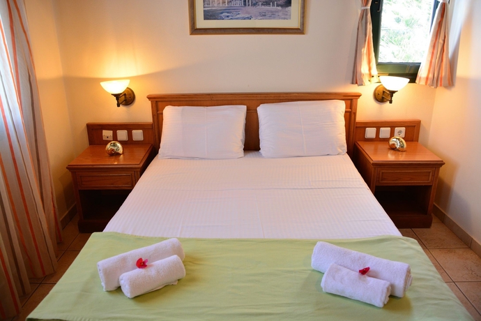 Imagen de la habitación del Hotel Castello Village Resort. Foto 9