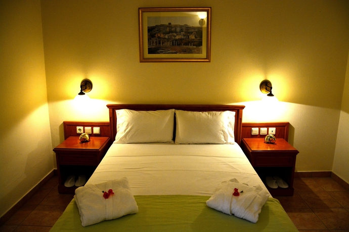 Imagen de la habitación del Hotel Castello Village Resort. Foto 10