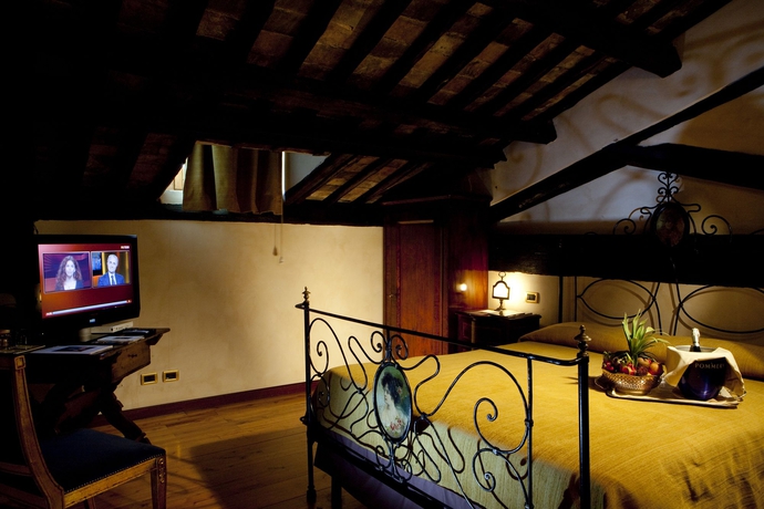 Imagen de la habitación del Hotel Castello della Castelluccia. Foto 5