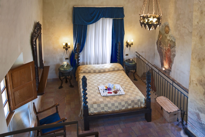 Imagen de la habitación del Hotel Castello della Castelluccia. Foto 6